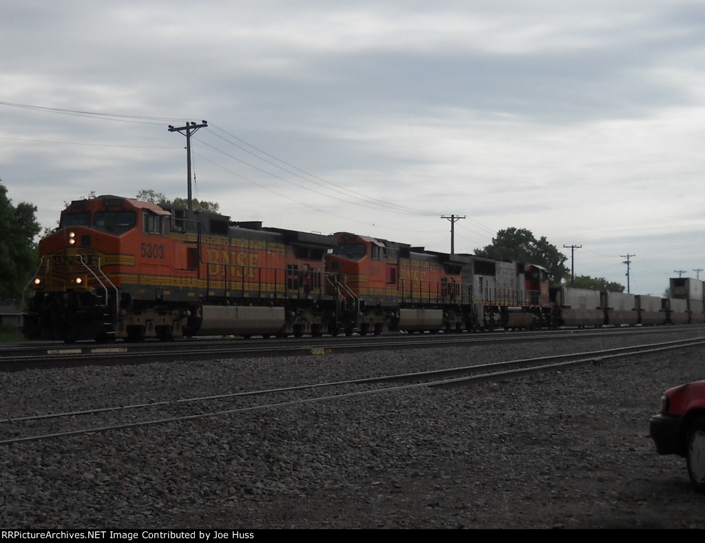 BNSF 5303 West